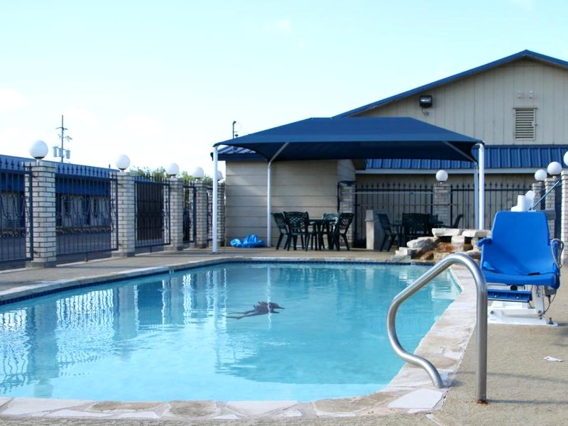 ローン スター イン リャノ (Lone Star Inn Llano)の写真