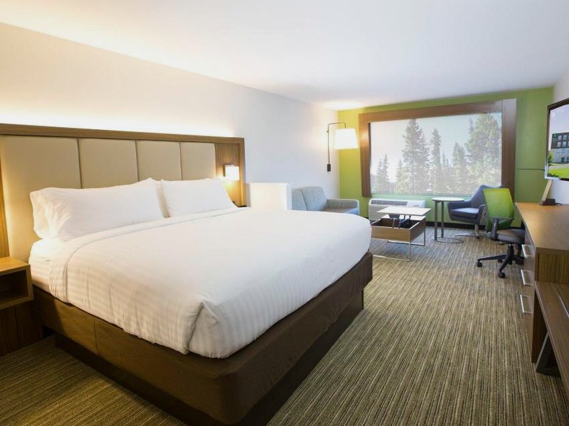 Holiday Inn Express & Suites Greenwood North By IHGの写真