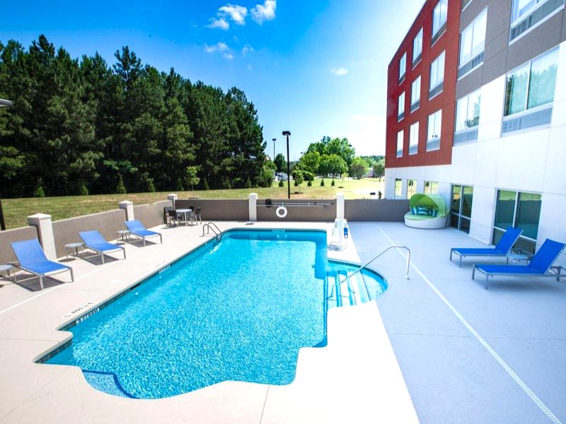 Holiday Inn Express & Suites Greenwood North By IHGの写真