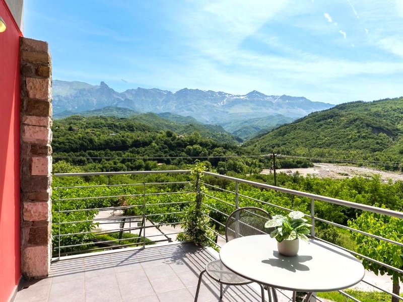 Gefiri Plakas Hotel, Tzoumerkaの写真