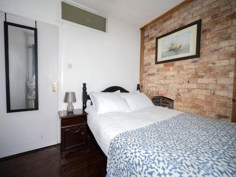 Quirky Apt - Sleeps 6 - Coastal Area - Parkingの写真