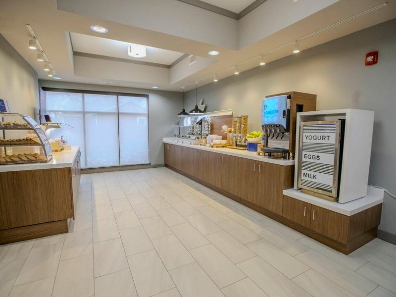 Holiday Inn Express & Suites Cleveland By IHGの写真
