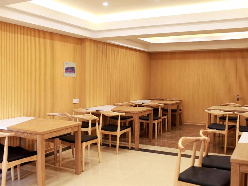 グリーンツリー イン チャンヂー ルーチョン シティ ヂョンホワ ストリート ホテル (GreenTree Inn Changzhi Lucheng City Zhonghua Street Hotel)の写真