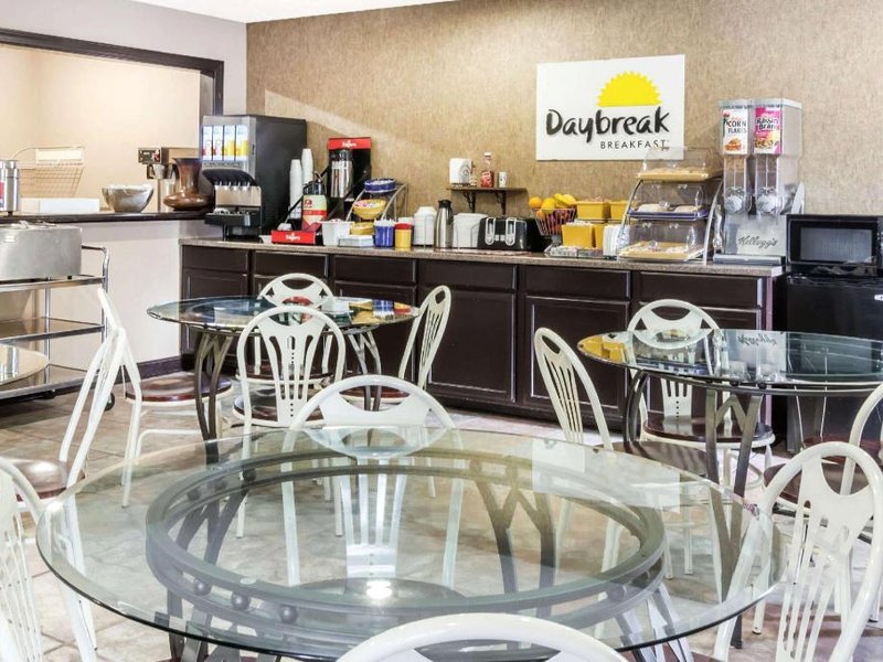 デイズイン&スイーツ バイ ウィンダム ニュー アイビリア (Days Inn & Suites by Wyndham New Iberia)の写真