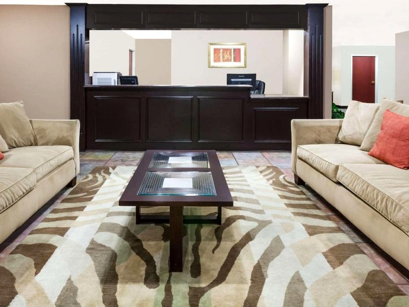 デイズイン&スイーツ バイ ウィンダム ニュー アイビリア (Days Inn & Suites by Wyndham New Iberia)の写真