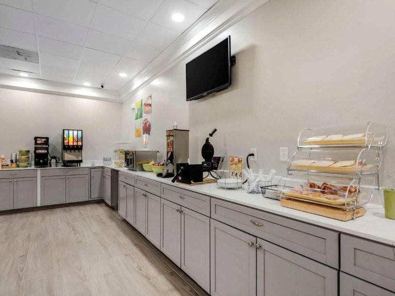 Quality Inn & Suites New Hartford - Uticaの写真