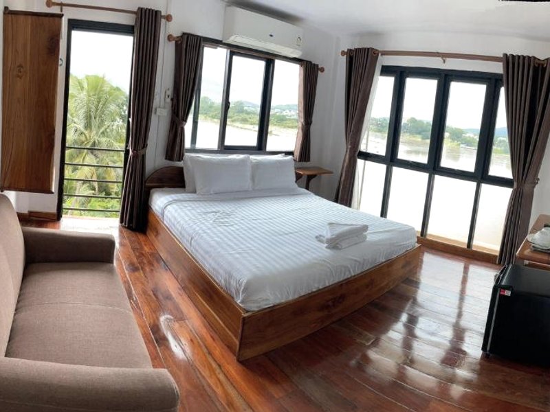 リバーサイド ホアイサイ ホテル (Riverside Houayxay Hotel)の写真