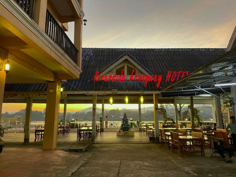 リバーサイド ホアイサイ ホテル (Riverside Houayxay Hotel)の写真