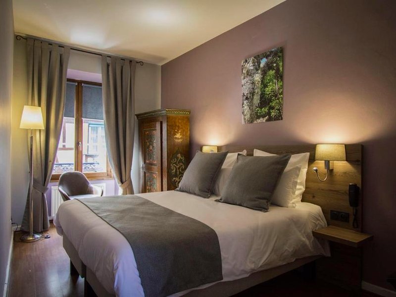ホテル ドゥ ラ クロンヌ (Hotel De La Couronne)の写真