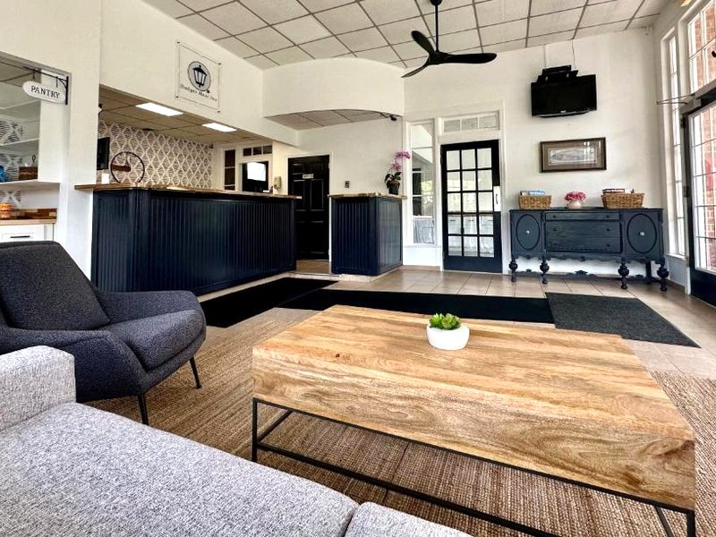 Budget Host East End Riverheadの写真