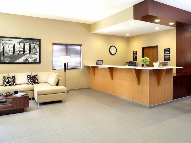 スーパー 8 バイ ウインダム セント クレアズビル OH ホイーリング WV エリア (Super 8 By Wyndham St. Clairsville Oh/Wheeling Wv Area)の写真