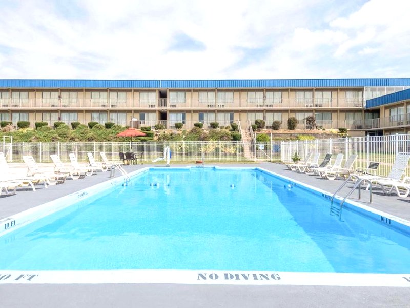 デイズ イン バイ ウィンダム セント クレアーズビル (Days Inn by Wyndham St Clairsville)の写真