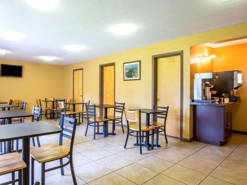 SureStay by Best Western Massenaの写真