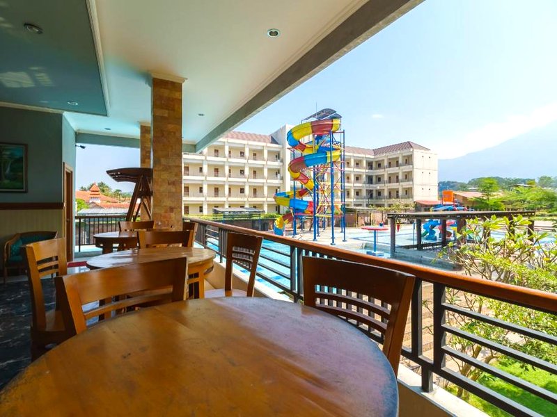 レッドドアーズ リゾート プレミアム アット サンカン フリップ クニンガン (RedDoorz Resort Premium @ Sangkan Hurip Kuningan)の写真