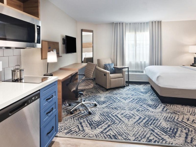 Candlewood Suites Eastchase Park By IHGの写真