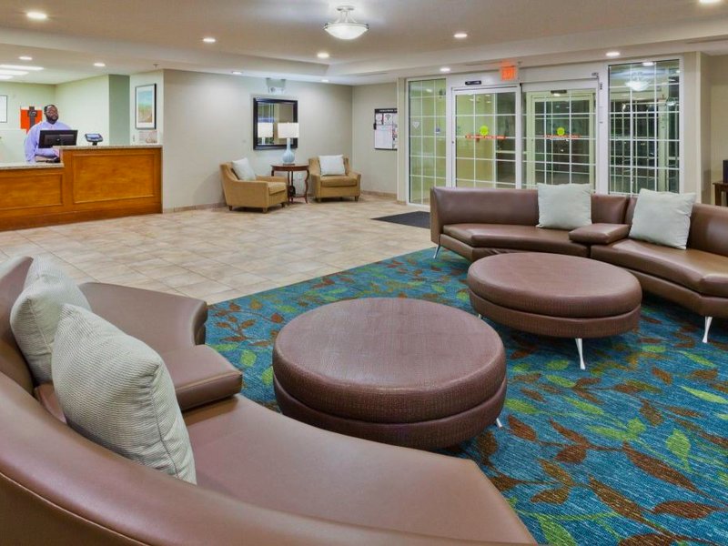 Candlewood Suites Eastchase Park By IHGの写真
