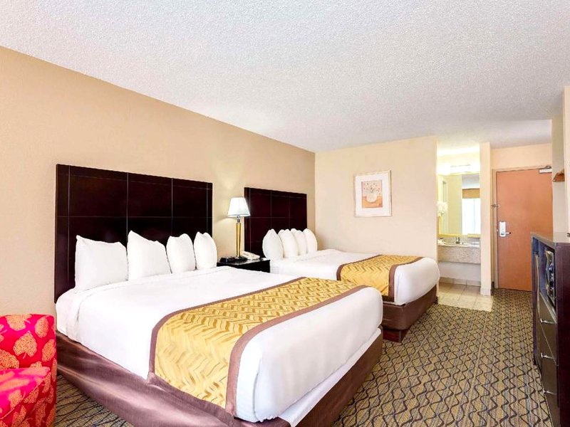 ベイモント バイ ウィンダム カラマズー イースト (Baymont by Wyndham Kalamazoo East)の写真