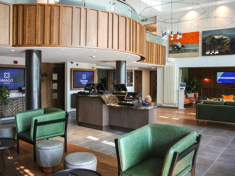 Burleigh Court Hotel and Leisureの写真