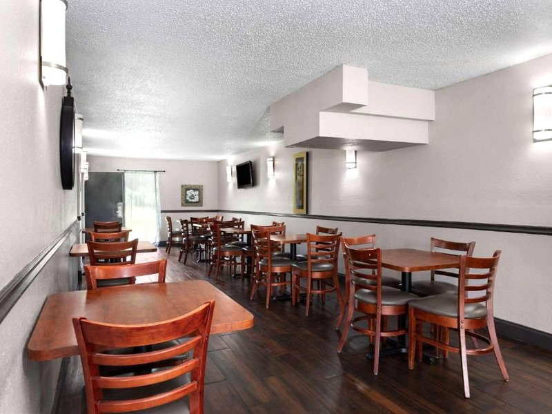 Days Inn by Wyndham Wildwood I-75の写真