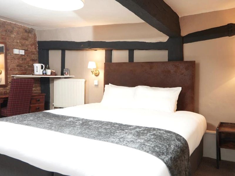 Bull Hotel by Greene King Innsの写真