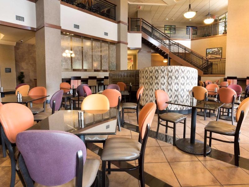 ドゥルーリー イン アンド スイーツ フラッグスタッフ (Drury Inn & Suites Flagstaff)の写真