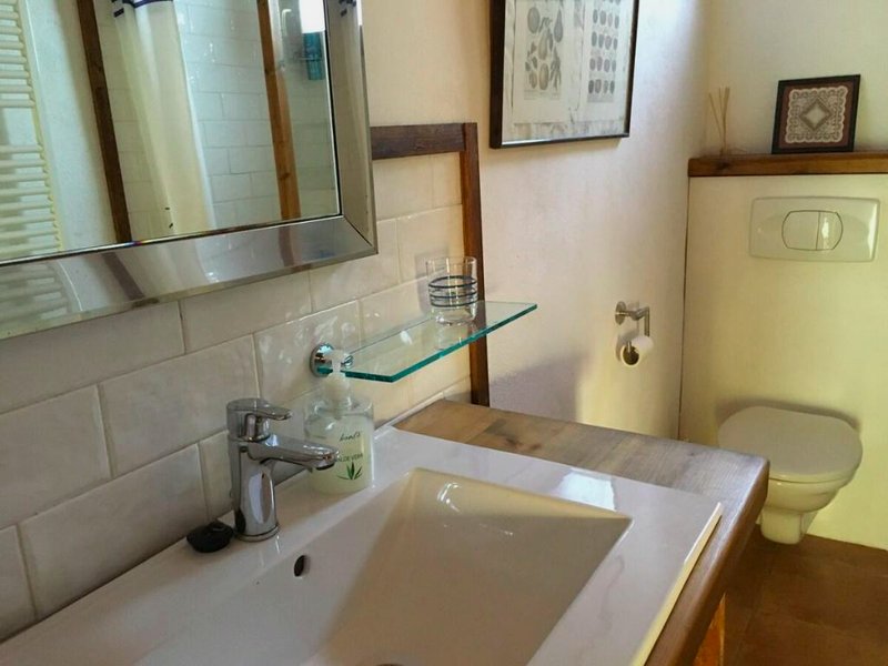 ［サリーナス デ オス］一軒家（90m²）｜ 2ベッドルーム／1バスルーム (Habitación privada azul en casa Rural)の写真