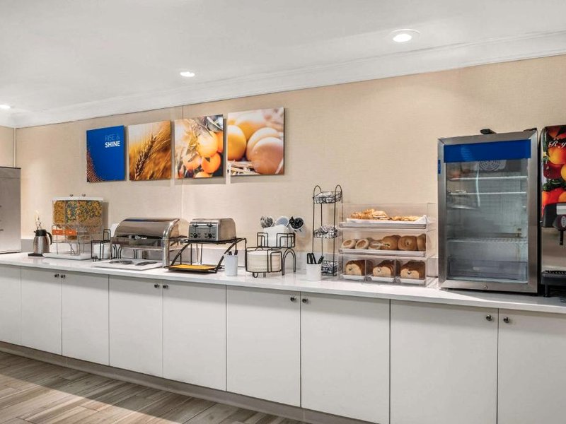 コンフォート イン オーシャンサイド ディアフィールド ビーチ (Comfort Inn Oceanside Deerfield Beach)の写真