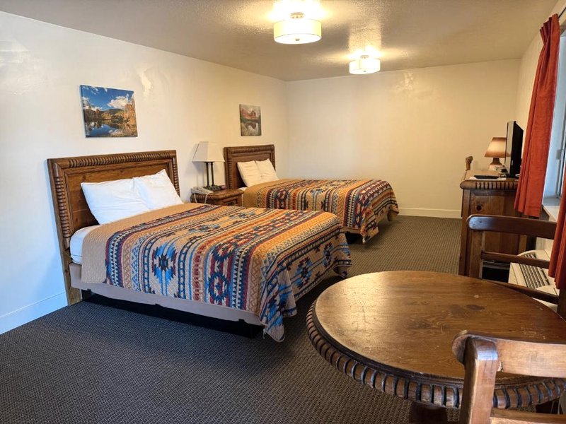 フォー コーナーズ イン (Four Corners Inn)の写真