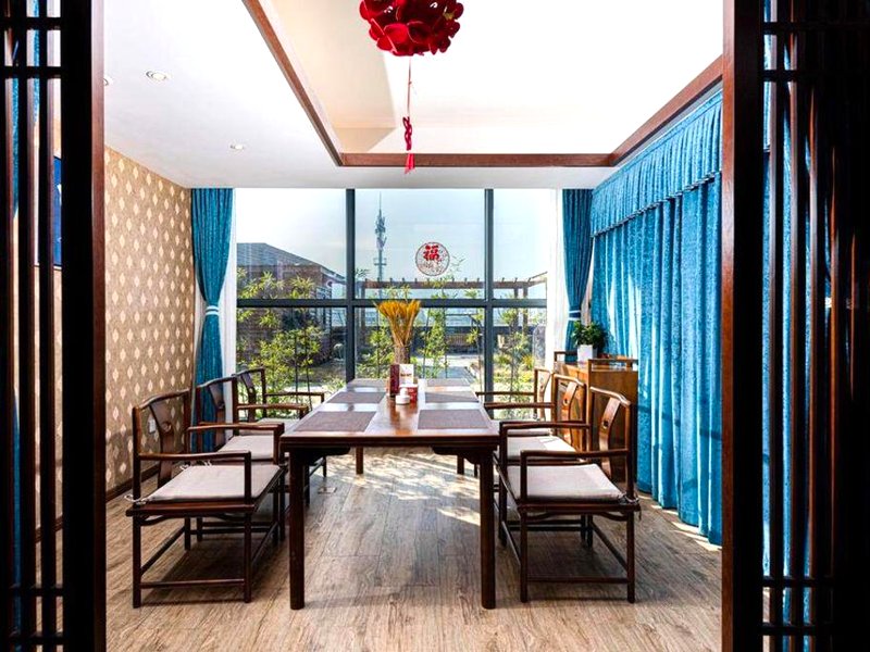 Chengkong Carrey International Hotel (Jingmen Railway Station Jingchu University of Technology)の写真