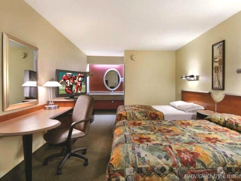 Red Roof Inn Loudonの写真