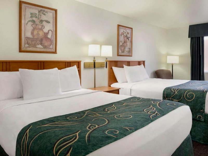 Travelodge by Wyndham Clinton Valley West Courtの写真