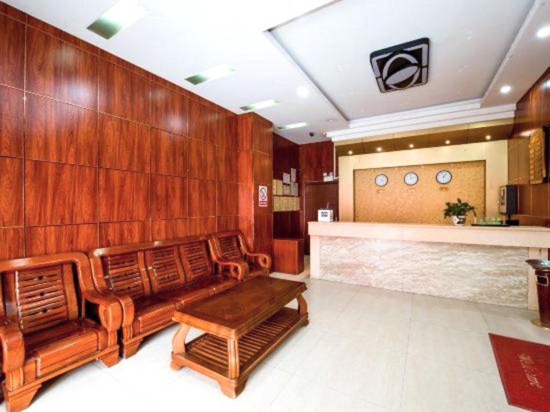 Luchuan Baisheng Business Hotelの写真