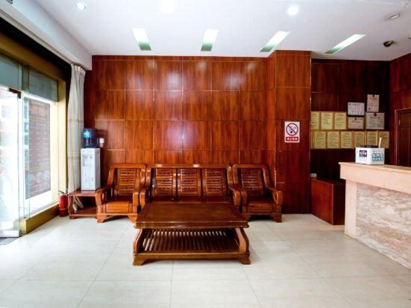 Luchuan Baisheng Business Hotelの写真