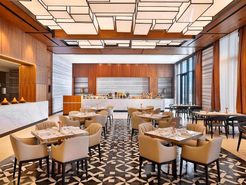 Conrad Rabat Arzanaの写真