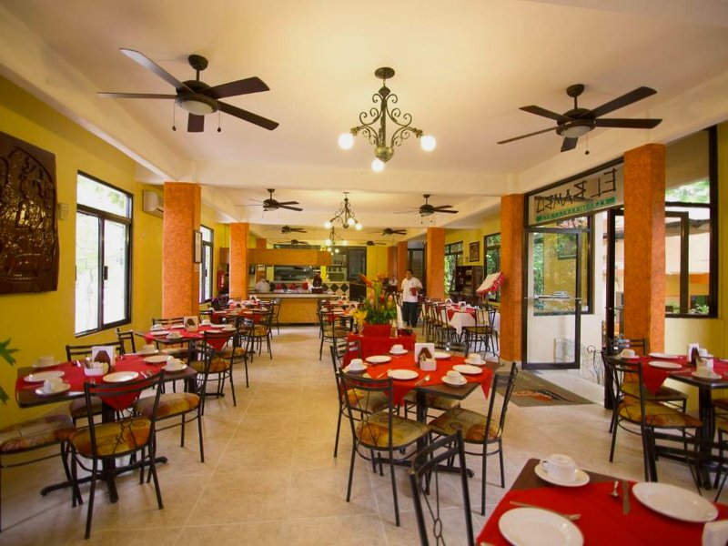 Hotel Maya Tulipanes Palenqueの写真