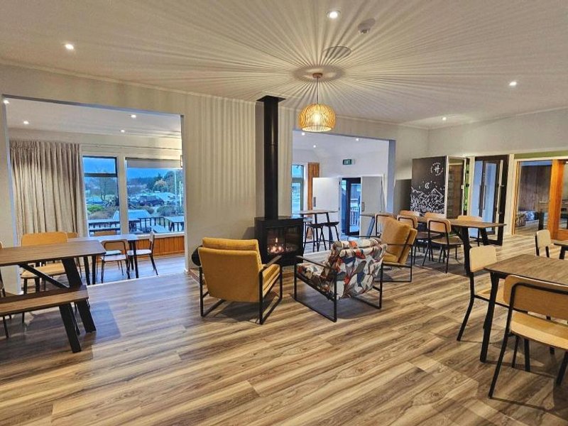 Haka House Wanaka (ex purple cow) の写真