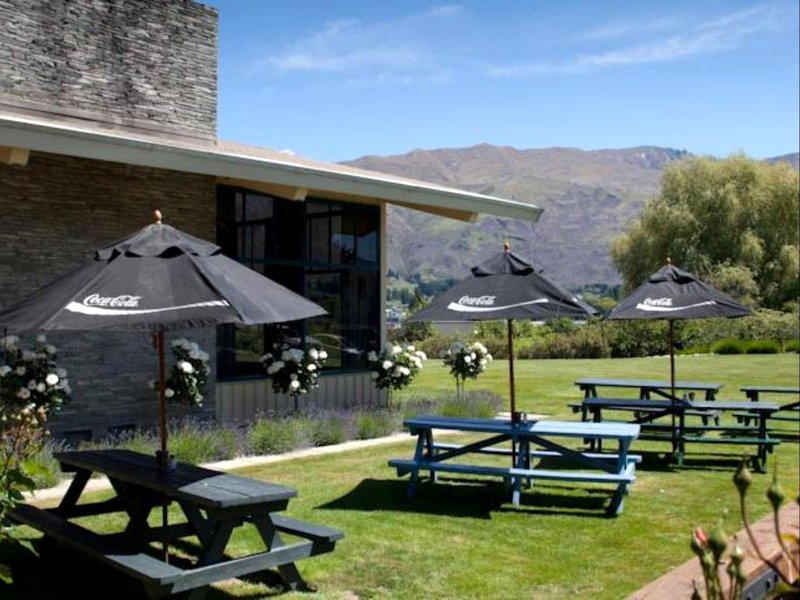 ワナカホテル (Wanaka Hotel)の写真