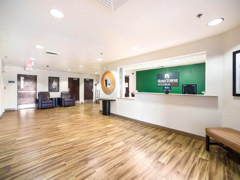ホームタウン スタジオズ セントルイス エアポート N リンドバーグ (HomeTowne Studios St. Louis - Airport/ N Lindbergh)の写真