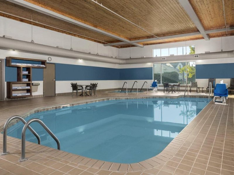 Holiday Inn Express & Suites Superior By IHGの写真