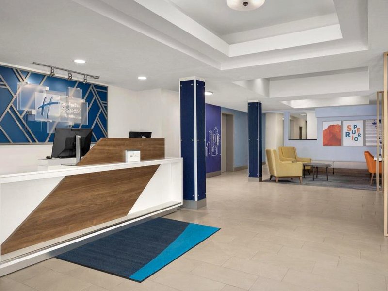 Holiday Inn Express & Suites Superior By IHGの写真