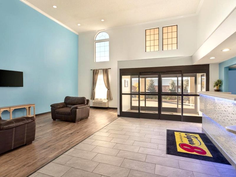 Super 8 Olive Branchの写真