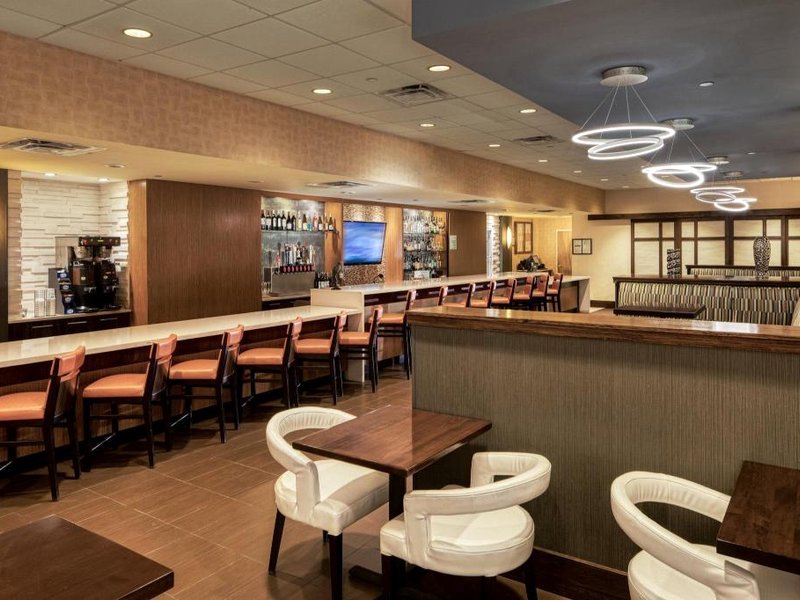 Holiday Inn and Suites Charleston West By IHGの写真