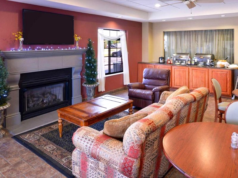 カントリー ハース イン&スイーツ エドワーズビル セント ルイス (Country Hearth Inn & Suites Edwardsville St. Louis)の写真