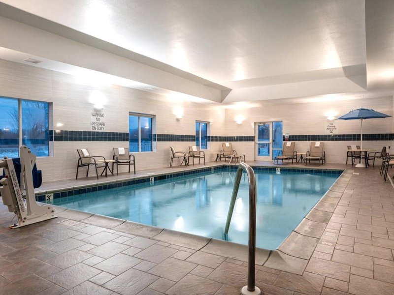 ホリデイ イン エクスプレス アンド スイーツ エドワーズビル バイ IHG (Holiday Inn Express and Suites Edwardsville By IHG)の写真