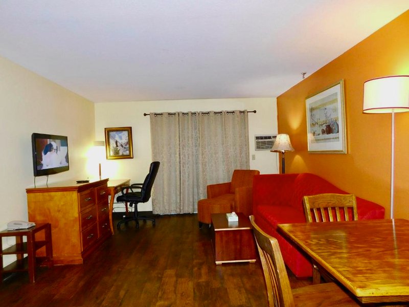 アメリカズ ベスト バリュー イン&スイーツ アンカレッジ エアポート (Americas Best Value Inn & Suites Anchorage Airport)の写真