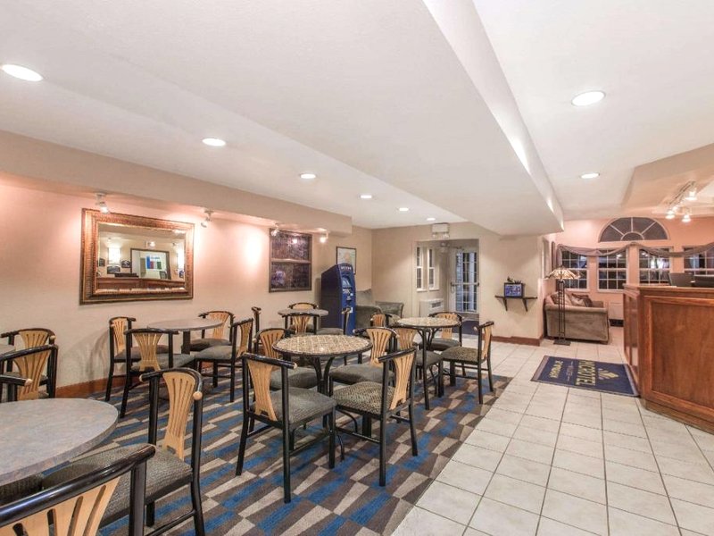 ベイモント イン & スイーツ バイ ウィンダム アンカレッジ エアポート (Baymont Inn & Suites by Wyndham Anchorage Airport)の写真