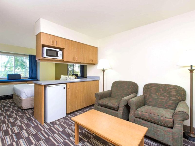 ベイモント イン & スイーツ バイ ウィンダム アンカレッジ エアポート (Baymont Inn & Suites by Wyndham Anchorage Airport)の写真