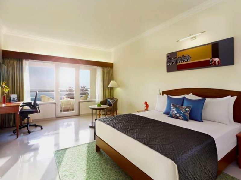 Hotel Naveen Lakesideの写真