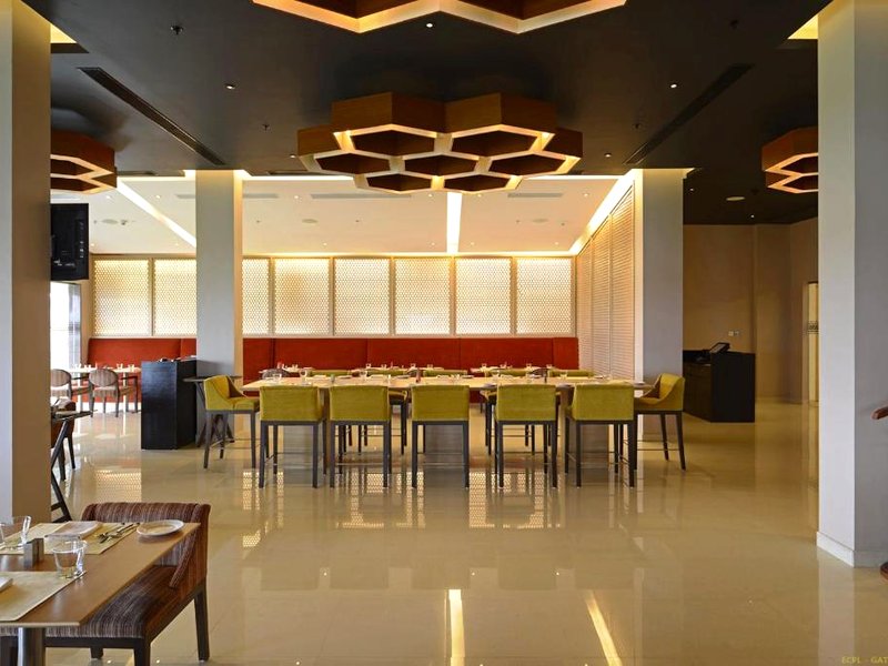 Hotel Naveen Lakesideの写真