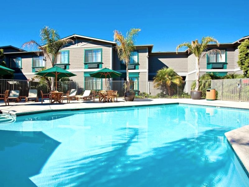 ホリデイ イン エクスプレス ＆ スイーツ カーピンテリア バイ IHG (Holiday Inn Express & Suites Carpinteria By IHG)の写真